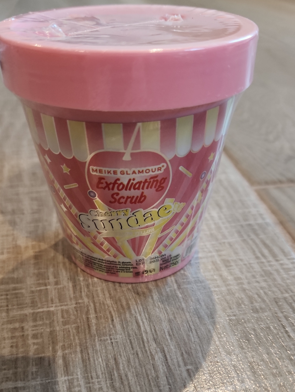 NWT Meike Glamour Cherry Sundae Exfoliating Scrub